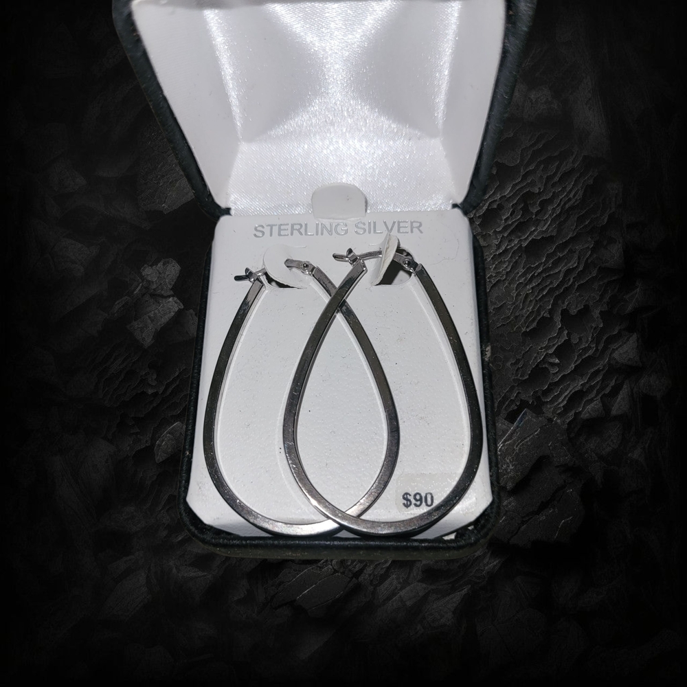 Chic Sterling Silver Teardrop Earrings